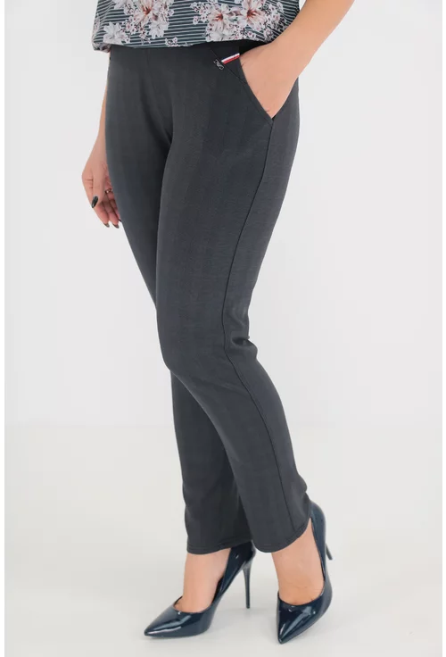 Pantaloni bleumarin cu model discret in carouri