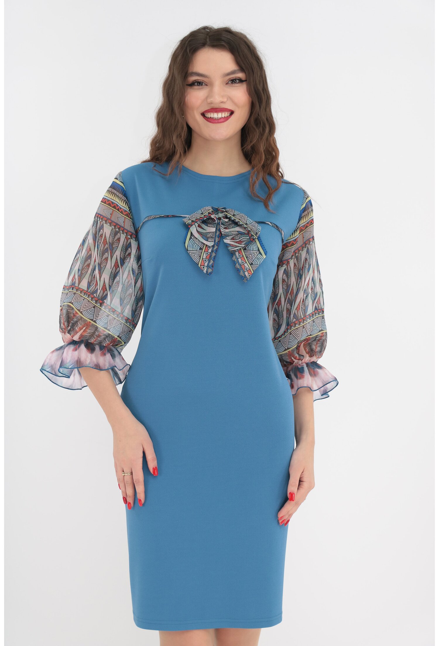 Rochie bleu cu maneci din voal cu print abstract