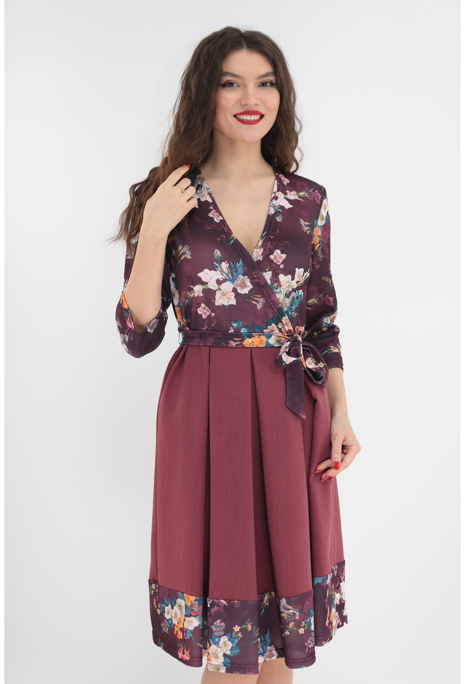 Rochie bordo cu print floral si pliuri