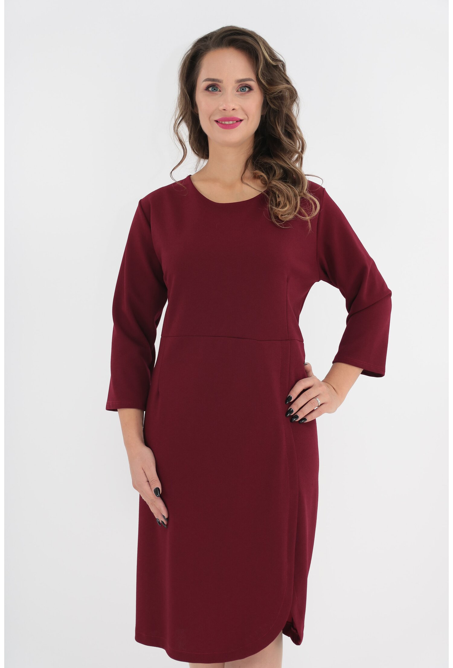 Rochie bordo cu slit discret