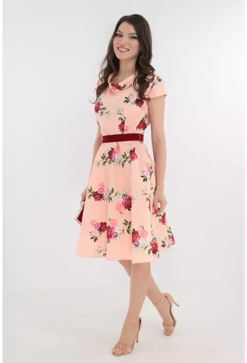 Rochie clos din tafta roz cu trandafiri fucsia