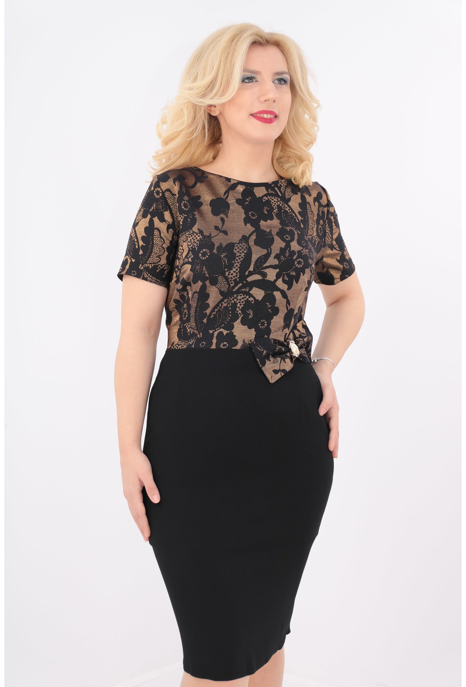 Rochie din brocard auriu cu model floral