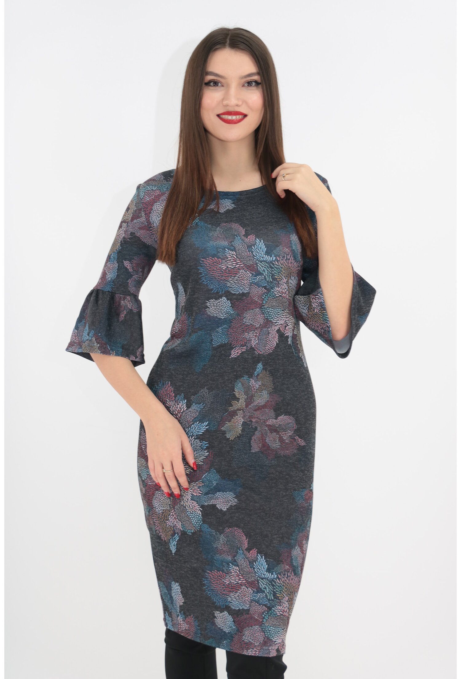Rochie din jerse gri cu print multicolor si maneci cu volane