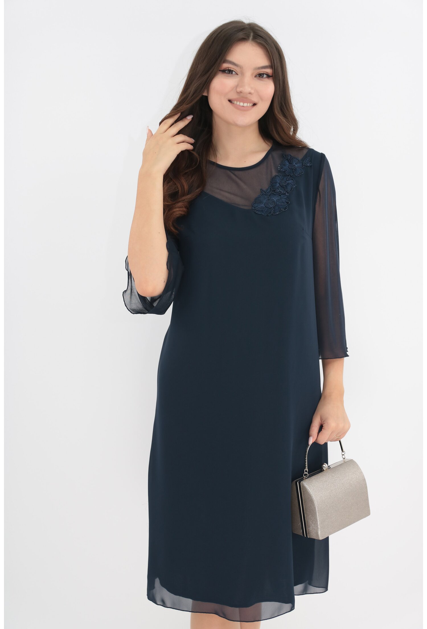 Rochie eleganta bleumarin cu broderie si maneci din tull