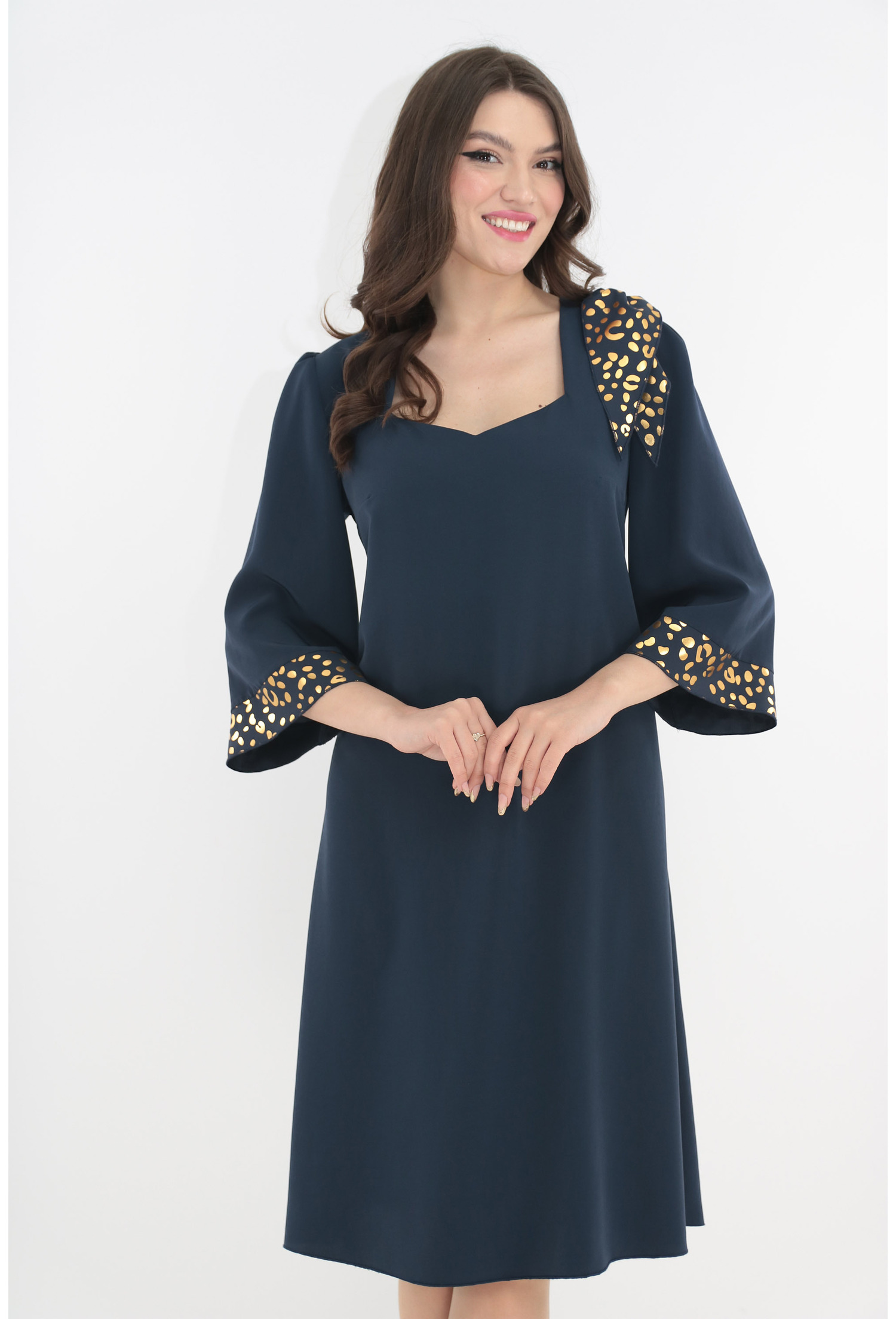 Rochie eleganta bleumarin cu garnituri aurii