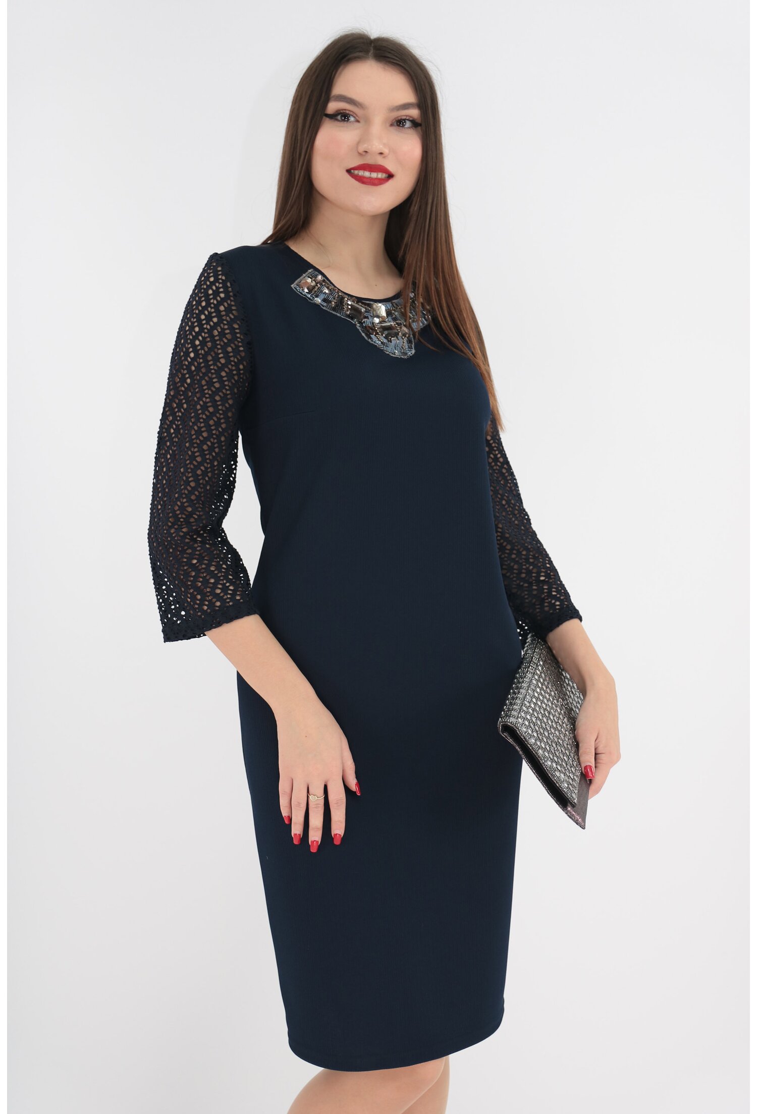 Rochie eleganta bleumarin cu strasuri maxi si maneci din dantela