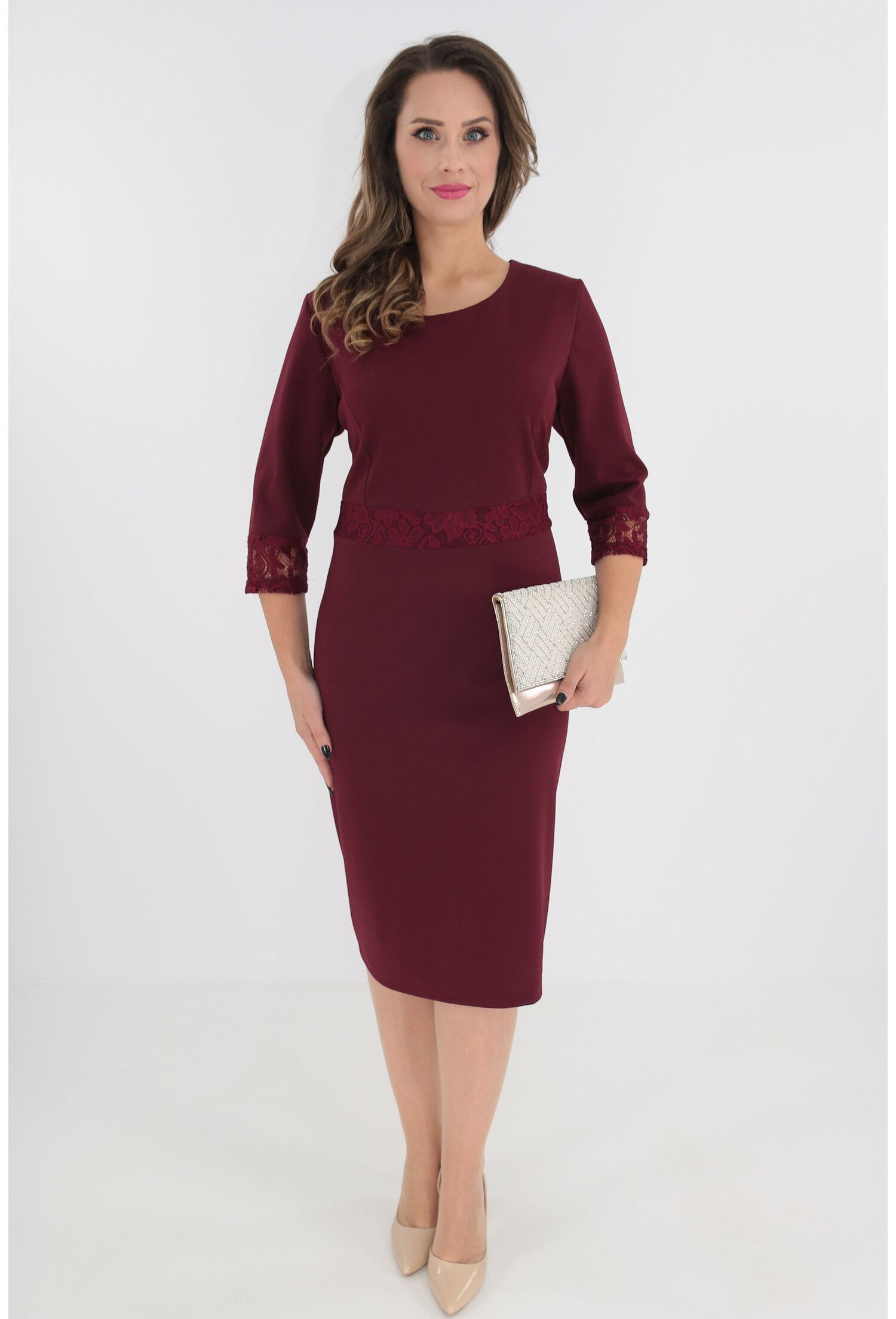 Rochie eleganta bordo cu insertii din dantela