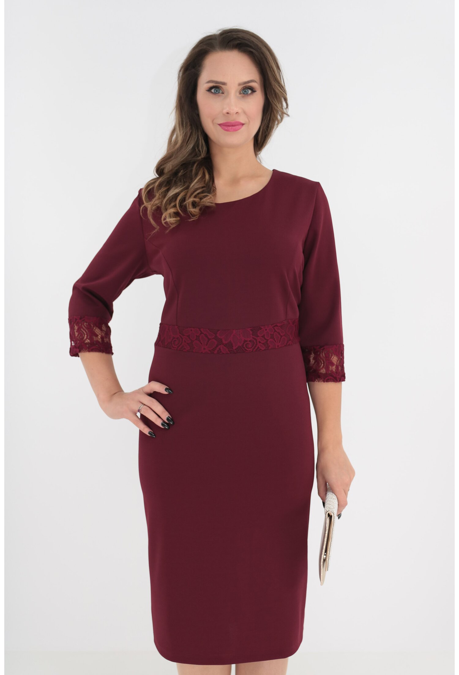 Rochie eleganta bordo cu insertii din dantela