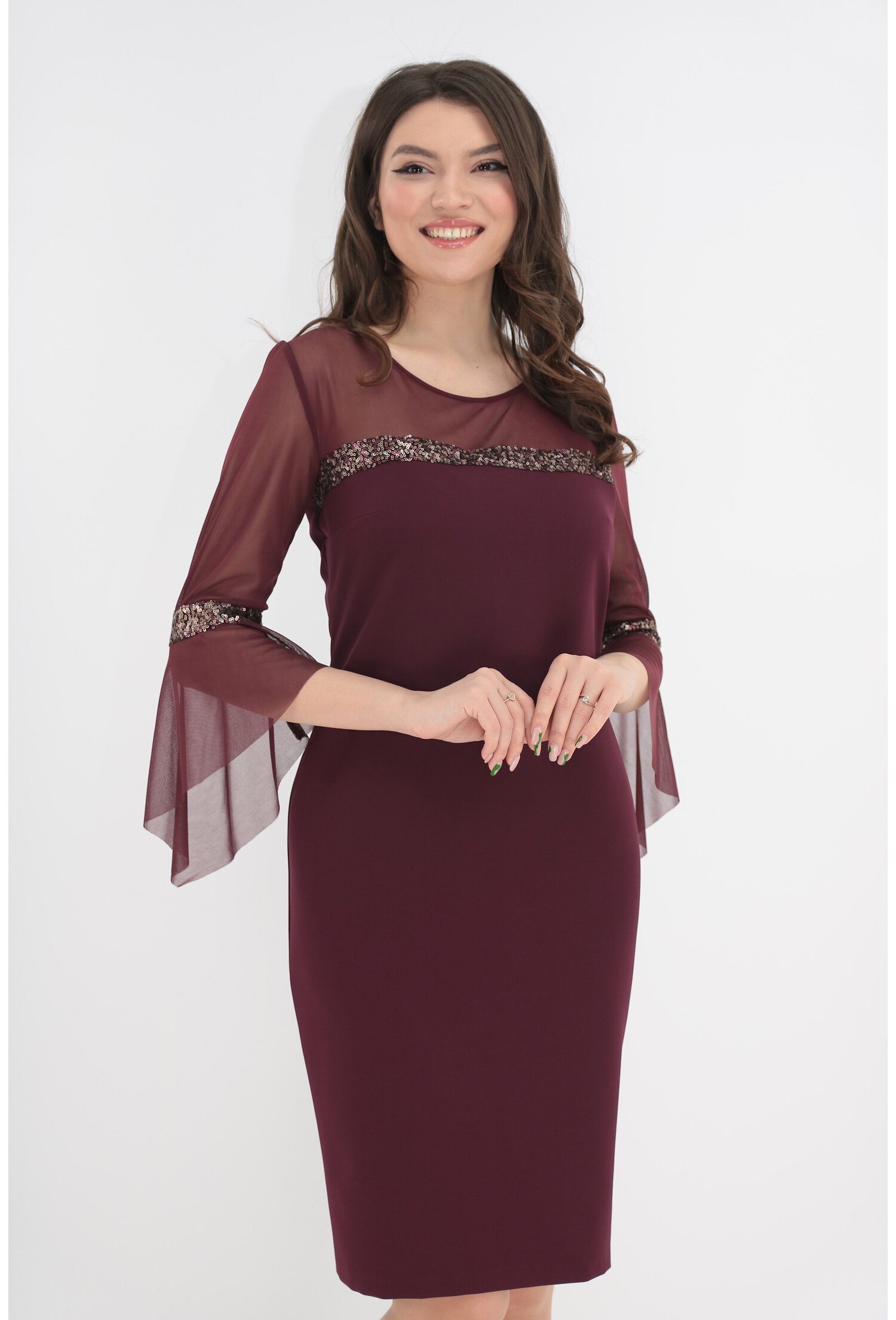 Rochie eleganta bordo cu tull si paiete