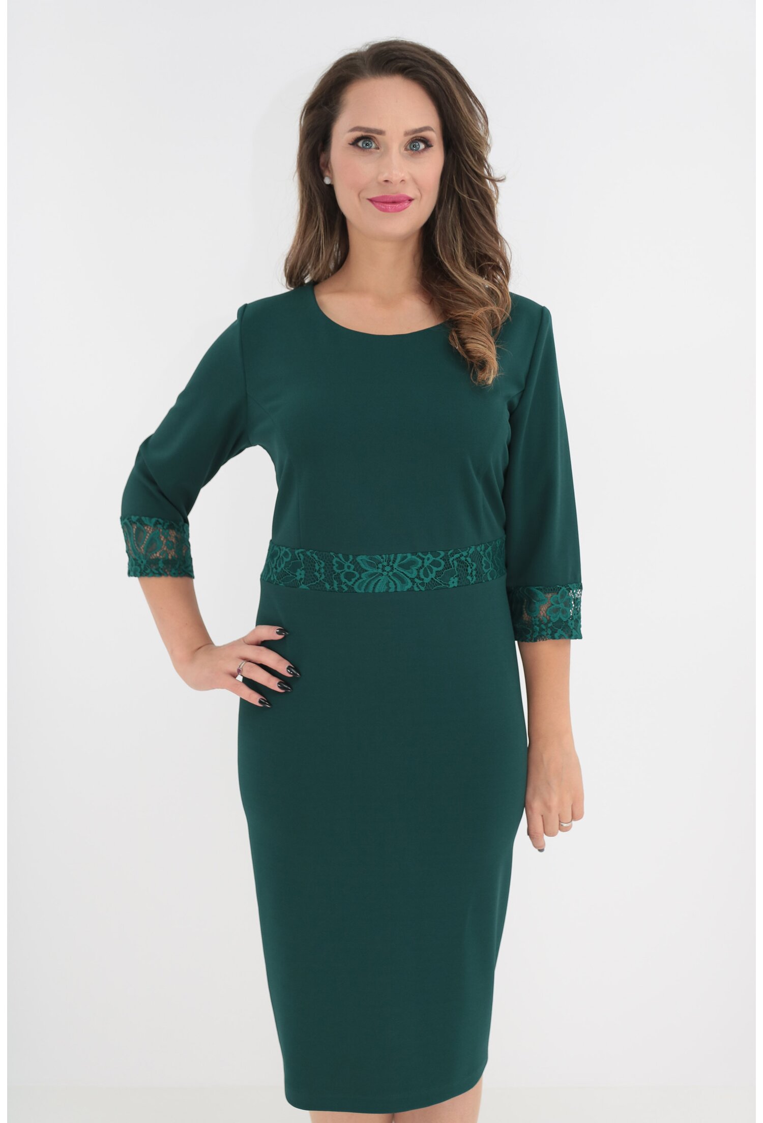 Rochie eleganta verde cu insertii din dantela