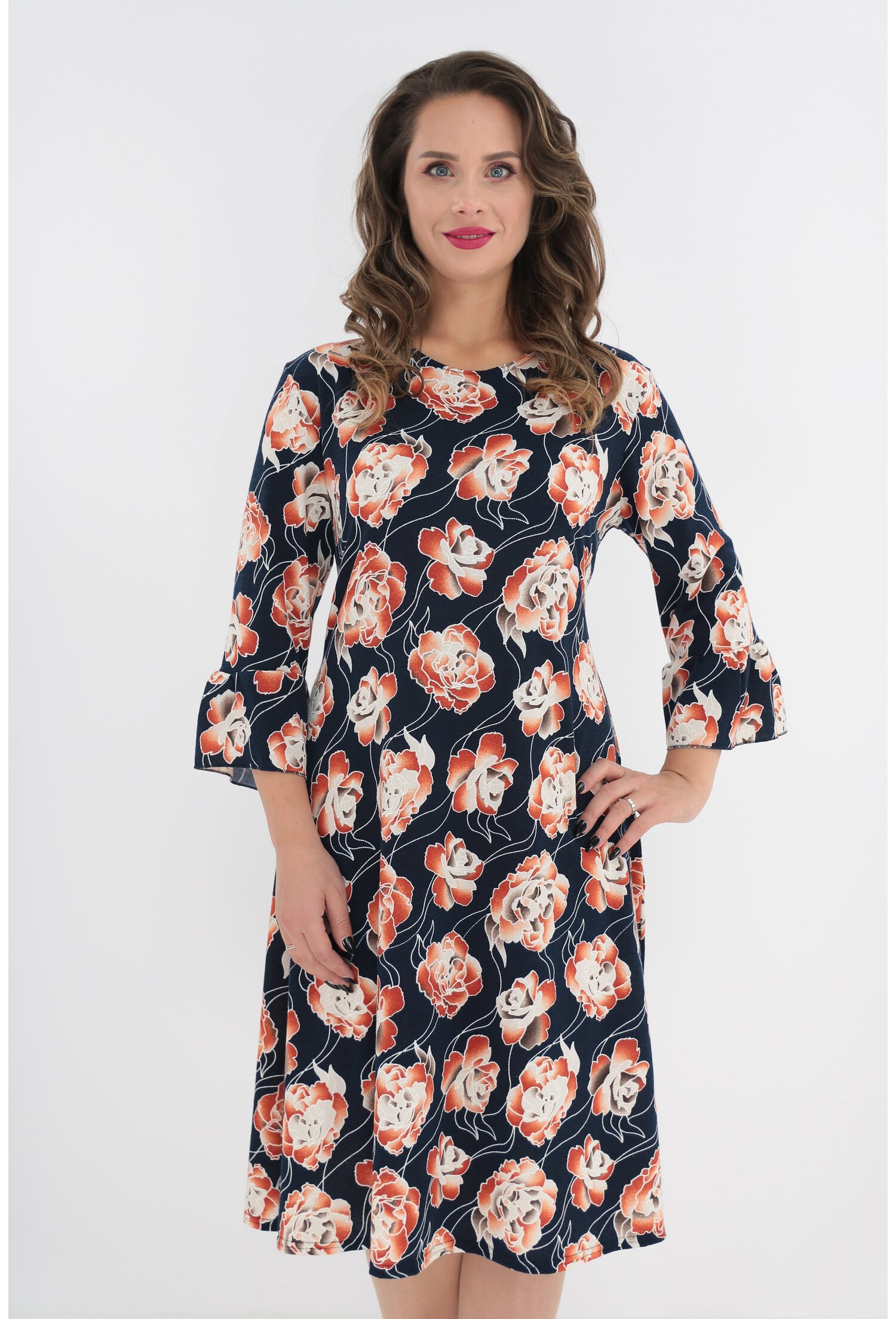 Rochie evazata bleumarin cu trandafiri caramizii