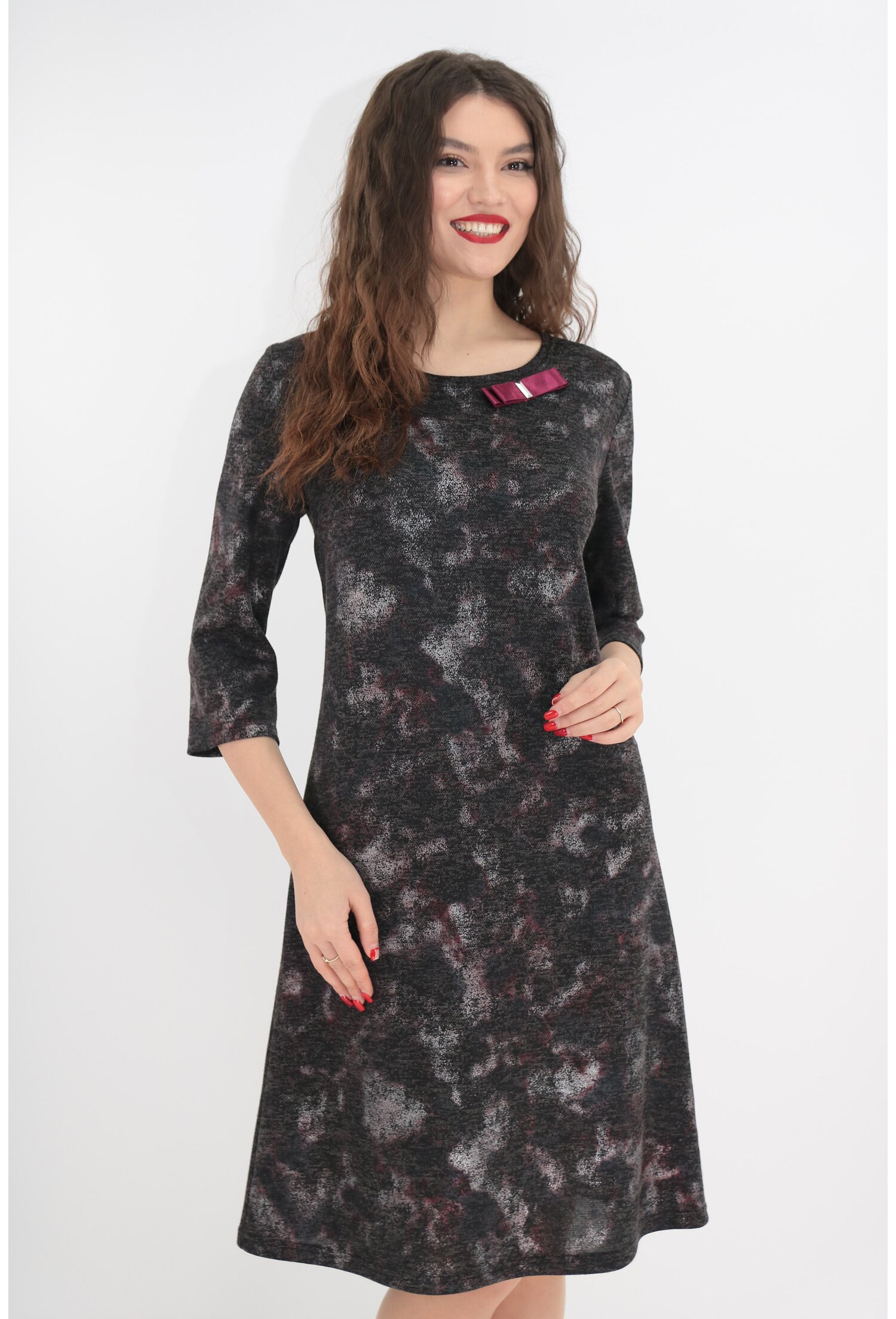 Rochie evazata neagra cu print abstract peliculizat