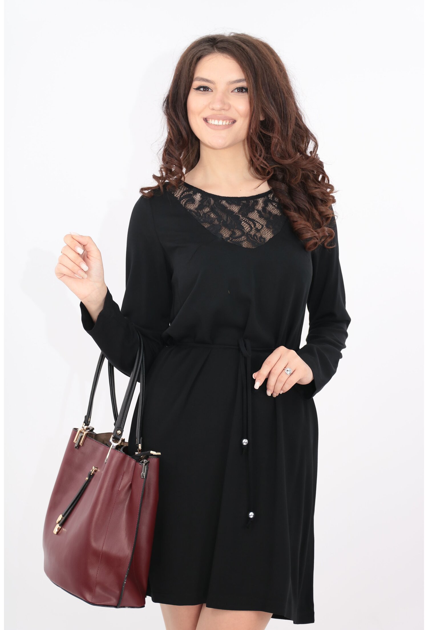 Rochie neagra din vascoza cu cordon in talie