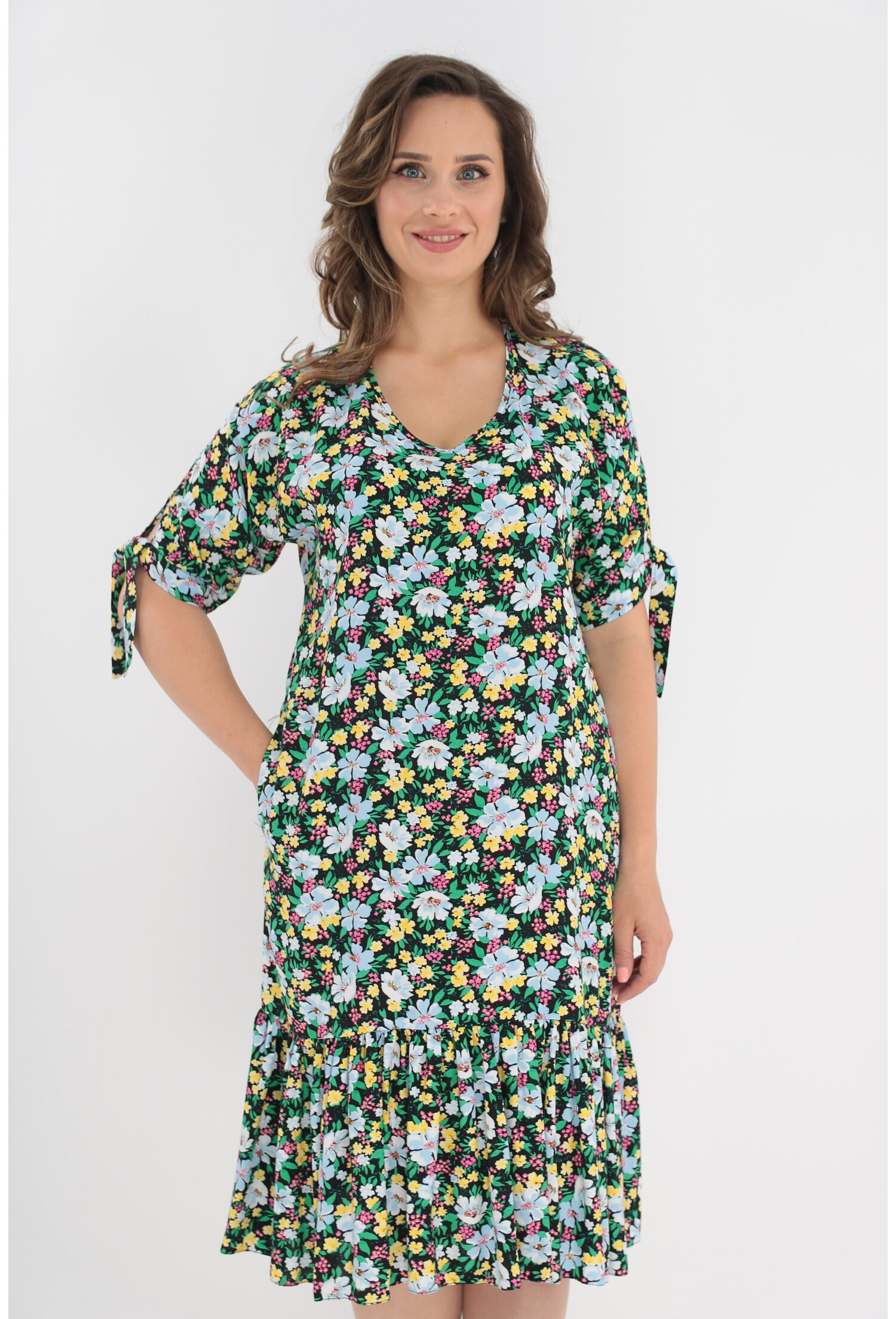 Rochie neagra din vascoza cu flori multicolore - Rochii de zi