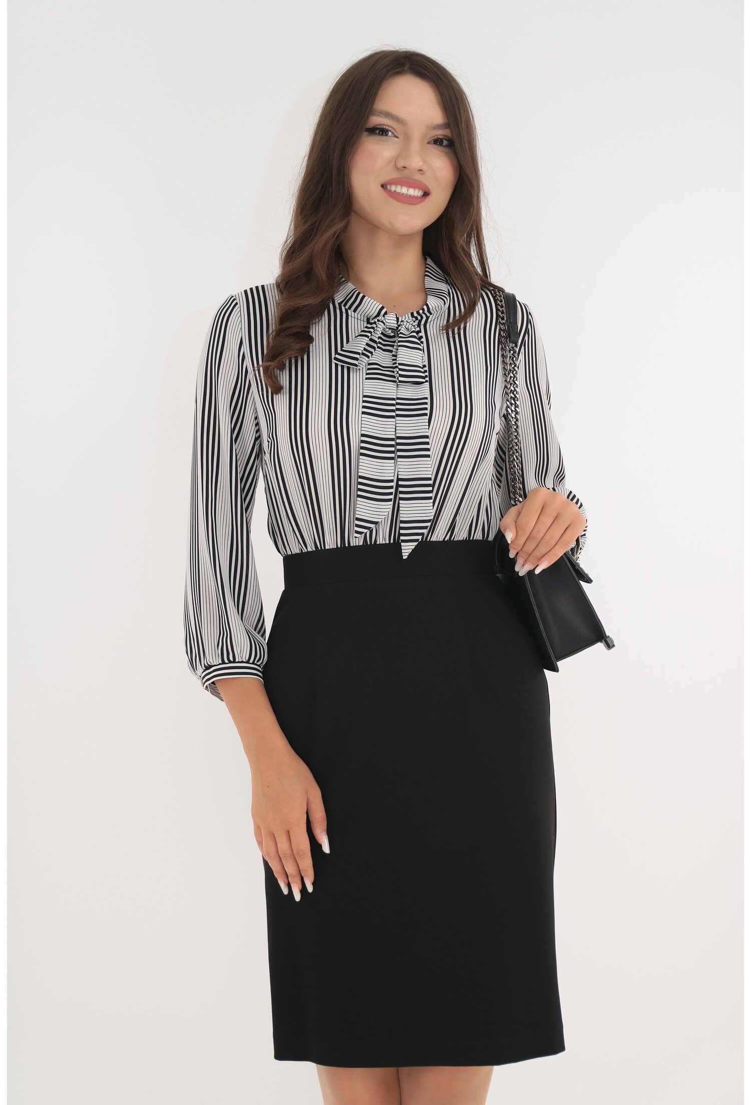 Rochie office din stofa neagra si voal cu imprimeu cu dungi