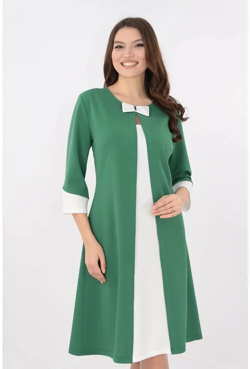 Rochie verde cu insertii albe cu aspect suprapus